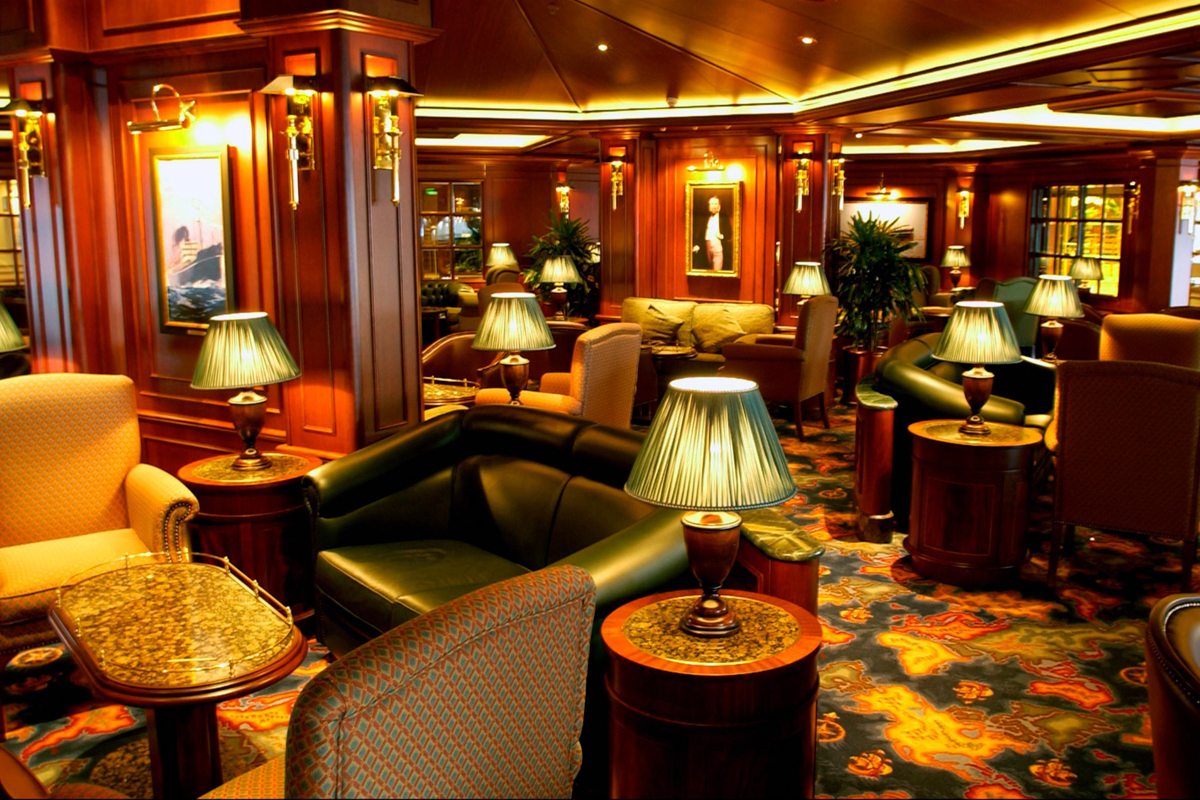 MyCruise Princess-Cruises SAPPHIRE Offentlige-arealer Barer-lounger-atrium3